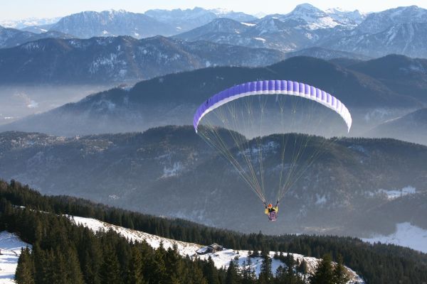 Stage de parapente à Annecy : comment apprendre à voler et progresser en toute confiance ?